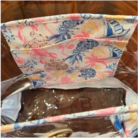 Lilly Pulitzer Clear Beach Tote Bag in Barefoot Beachcomber - Picture 8 of 11